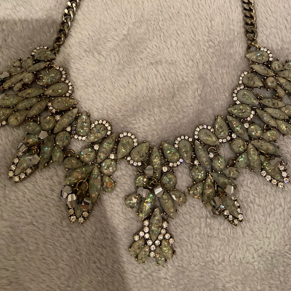 Beautiful statement piece necklace - Picture 3 of 3